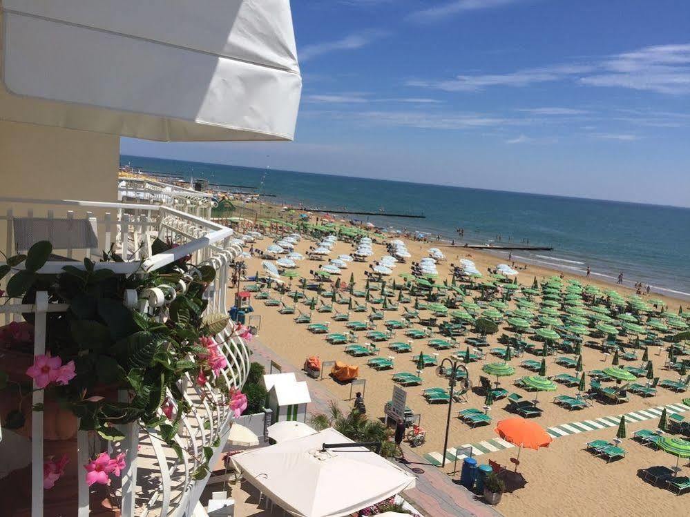 Hotel Bellariva Lido di Jesolo Exterior photo